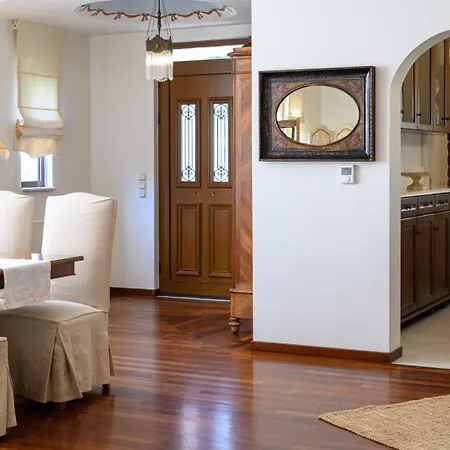 Casa Constantine Spacious Family And Friends Oasis With Pool, 10 Min From Kalamata Appartamento