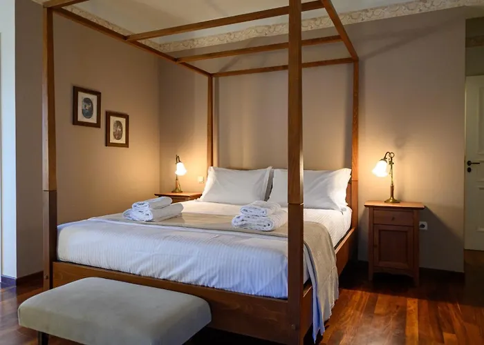 Casa Constantine Spacious Family And Friends Oasis With Pool, 10 Min From Kalamata Lejlighed
