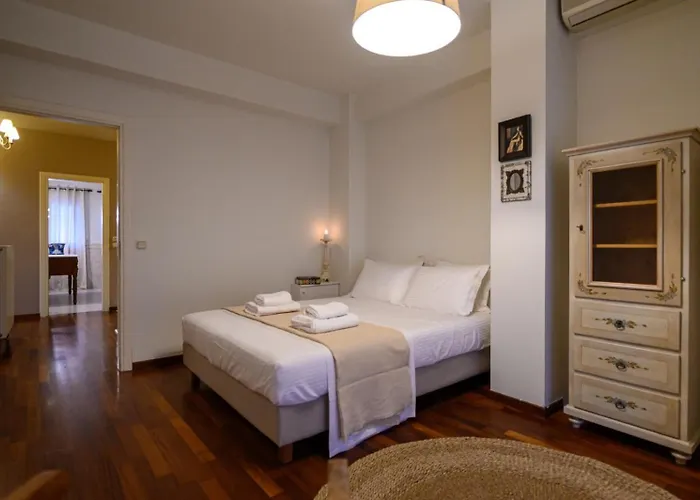 Lejlighed Casa Constantine Spacious Family And Friends Oasis With Pool, 10 Min From Kalamata
